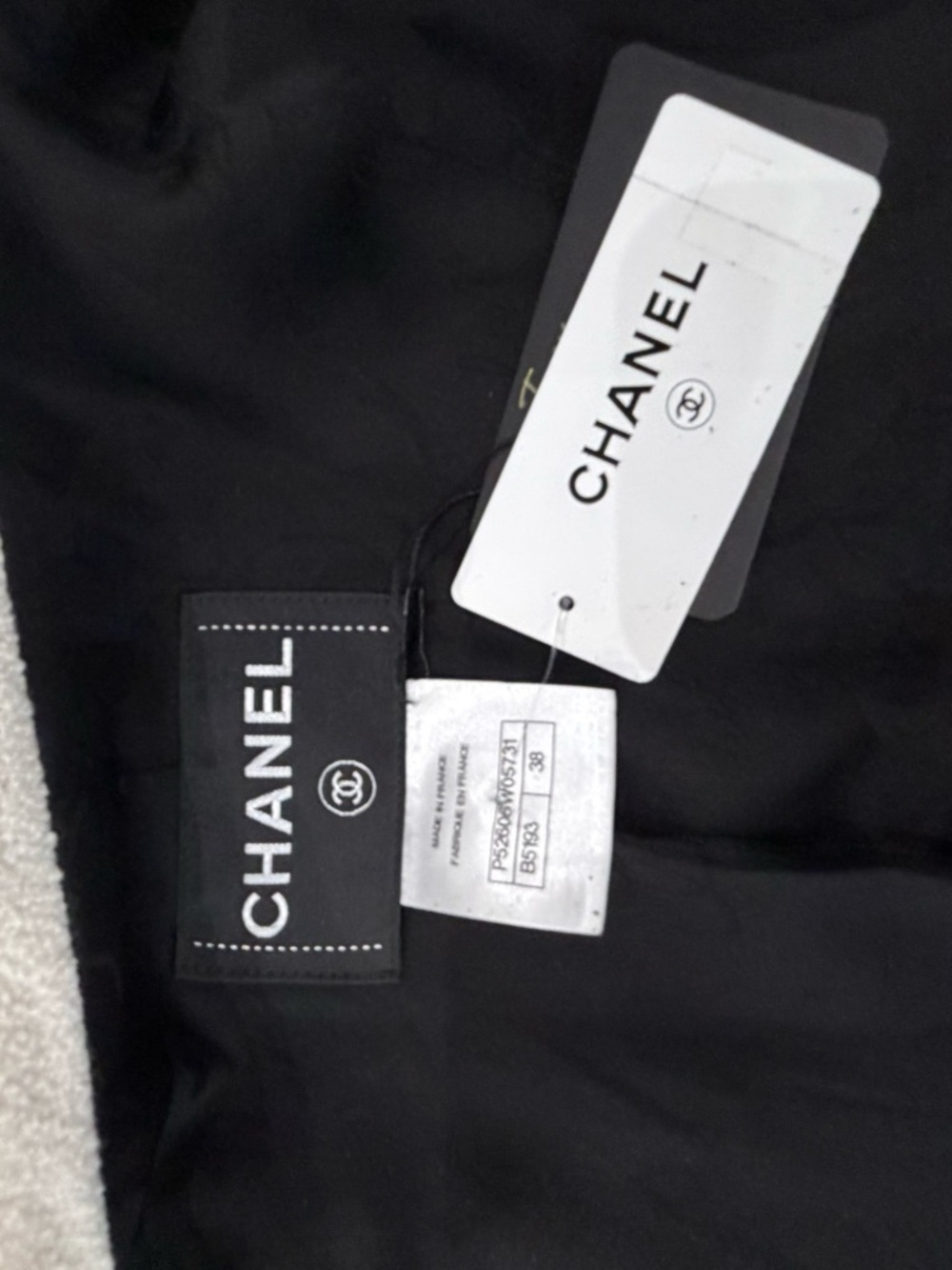 CHANEL Gabriel Ruffle-Trim Tweed Jacket - Picture 13 of 13